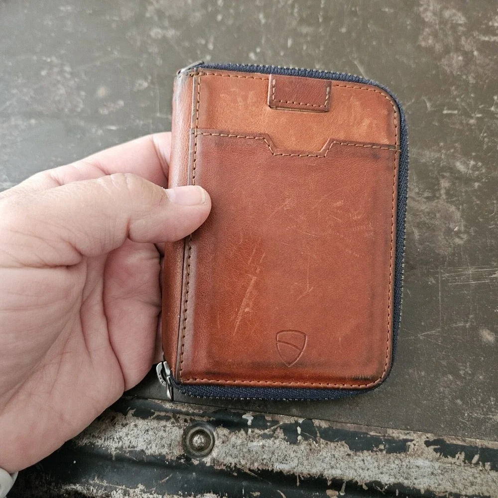 NOTTING HILL Minimalist Leather Zipper Wallet for Women and Men: Slim Multi Card